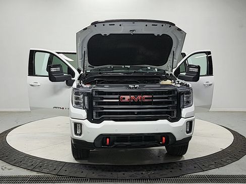 Used 2022 GMC Sierra 2500 AT4 w/ AT4 Premium Plus Package AWD/4WD image 11
