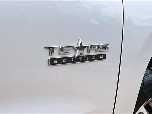Used 2020 Chevrolet Silverado 1500 LT w/ Texas Edition RWD image 10