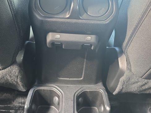 Used 2020 Jeep Wrangler Unlimited Sport S image 15