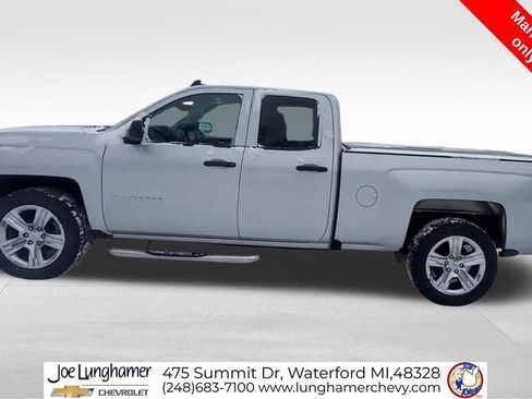 Used 2018 Chevrolet Silverado 1500 Custom w/ Custom Value Package image 6