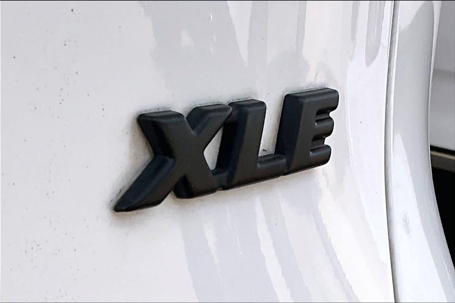 Used 2024 Toyota RAV4 XLE w/ Convenience Package FWD image 9