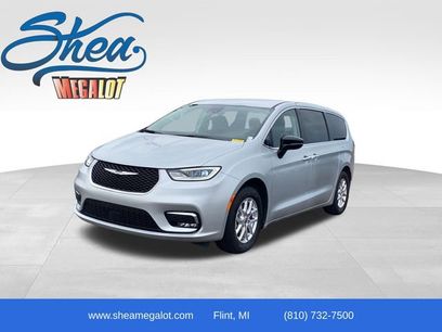 Used 2024 Chrysler Pacifica Touring-L