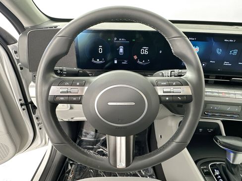 Used 2024 Hyundai Kona SEL image 11