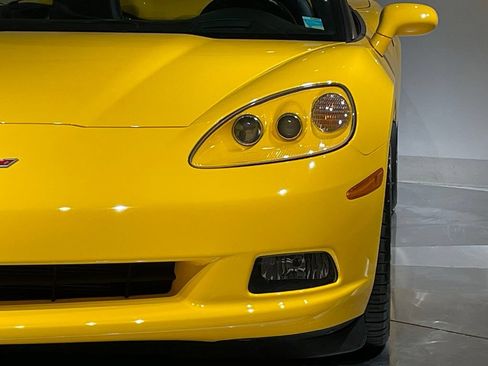 Used 2005 Chevrolet Corvette Coupe w/ Preferred Equipment Group RWD image 4