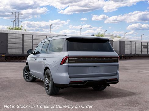 New 2027 Lincoln Navigator Reserve AWD/4WD image 8
