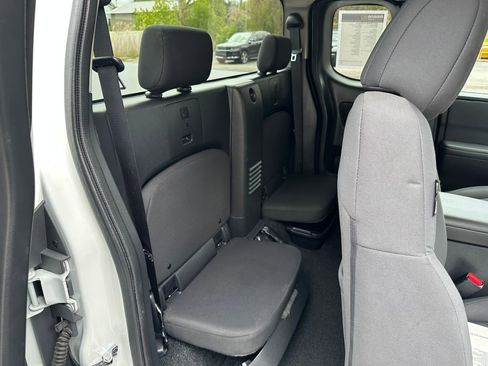 Used 2024 Nissan Frontier S w/ Technology Package AWD/4WD image 27