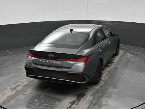 New 2026 Hyundai Elantra SEL Sport FWD image 28