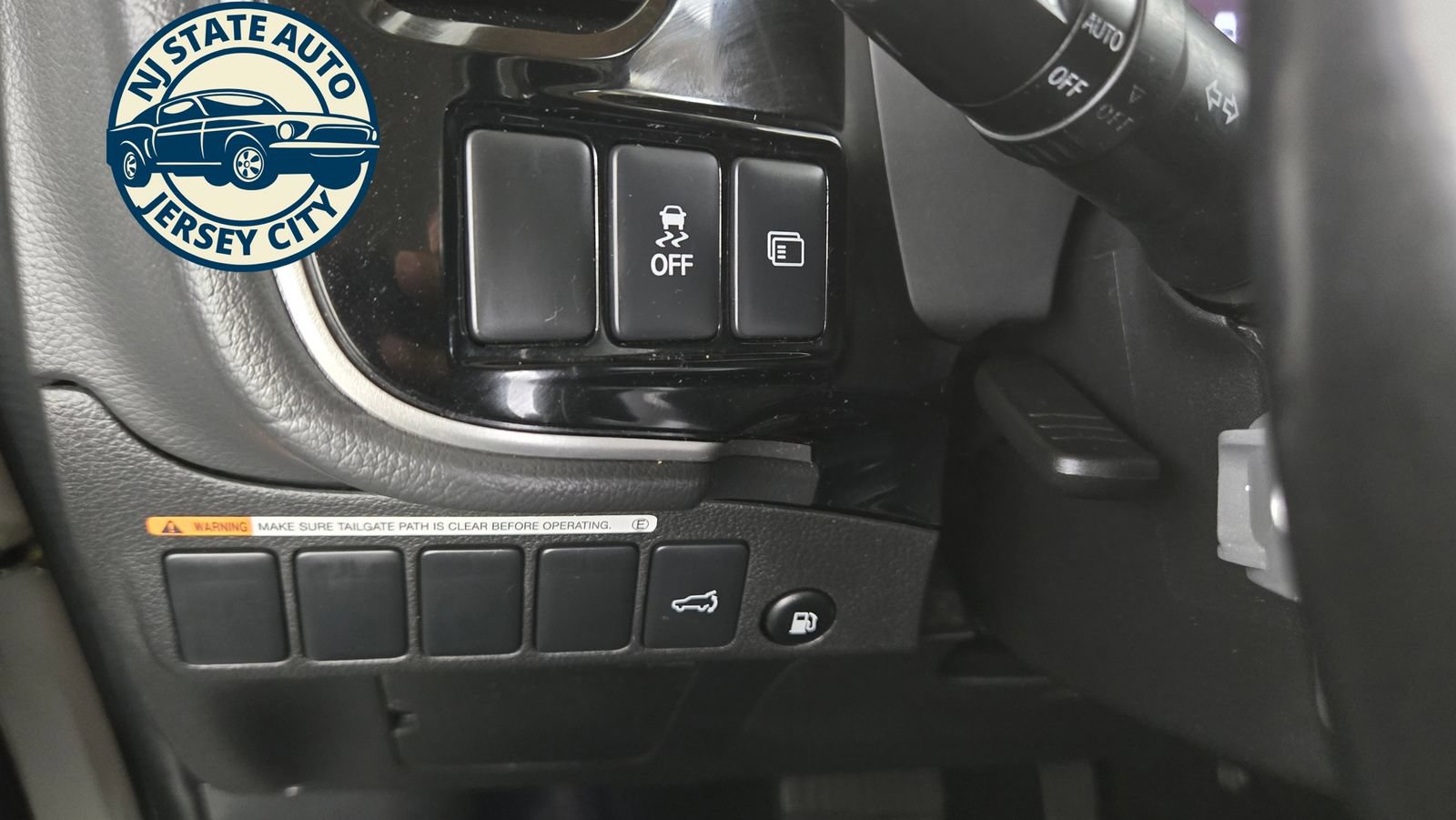Used 2018 Mitsubishi Outlander SEL AWD/4WD image 23
