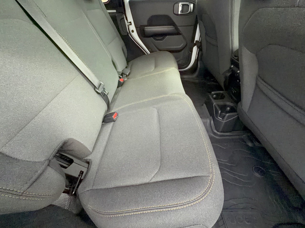 Used 2024 Jeep Wrangler Unlimited Sahara AWD/4WD image 29