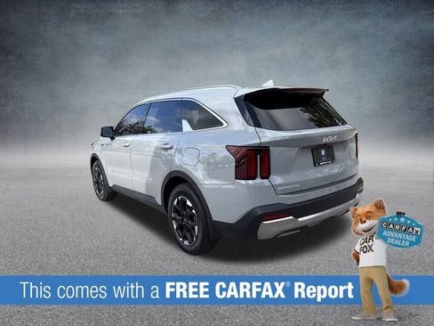 Used 2025 Kia Sorento S w/ Panoramic Sunroof Package image 3