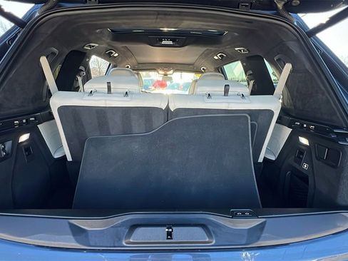 Used 2022 BMW X7 M50i image 10