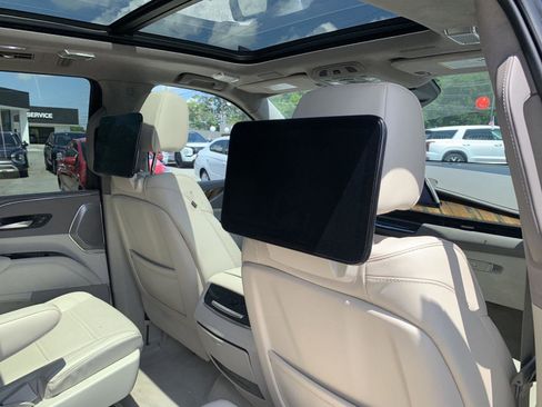 Used 2021 Cadillac Escalade Sport Platinum image 44