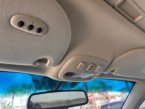 Used 2007 Lincoln Town Car Signature Limited RWD image 51