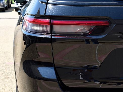 New 2025 Jeep Grand Cherokee L Altitude image 11