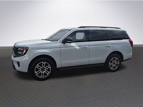 New 2025 Ford Expedition Active image 2