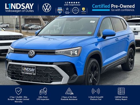 Certified 2025 Volkswagen Taos SE image 4