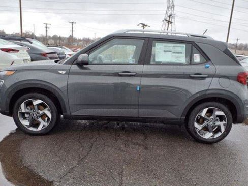 New 2025 Hyundai Venue SEL image 1