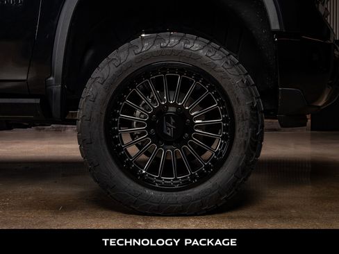 Used 2025 Chevrolet Silverado 2500 LTZ w/ LTZ Plus Package image 11