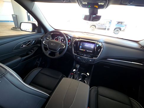 Used 2023 Chevrolet Traverse Premier w/ Redline Edition image 11