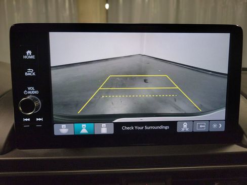 Used 2024 Honda Pilot Touring image 21