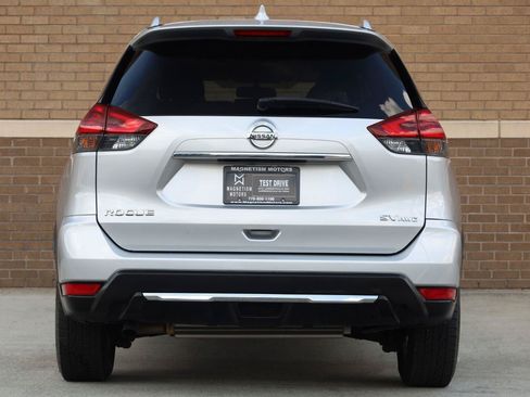 Used 2018 Nissan Rogue SV AWD/4WD image 9