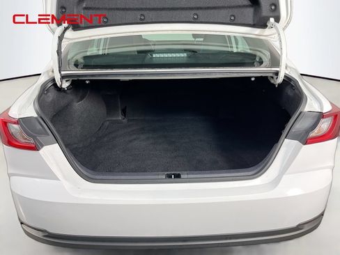 Used 2025 Toyota Camry LE w/ Convenience Package FWD image 10