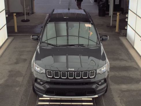 Used 2024 Jeep Compass Limited AWD/4WD image 4