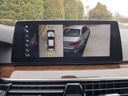 Used 2018 BMW 530i xDrive image 34