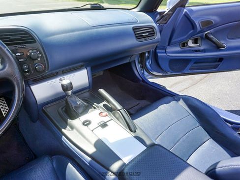 Used 2004 Honda S2000 image 36