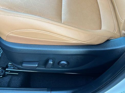 Used 2025 Kia Seltos EX w/ EX Sunroof Package FWD image 16