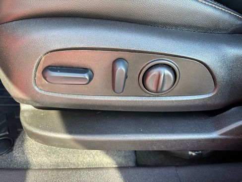 Used 2024 Chevrolet Equinox Premier image 16