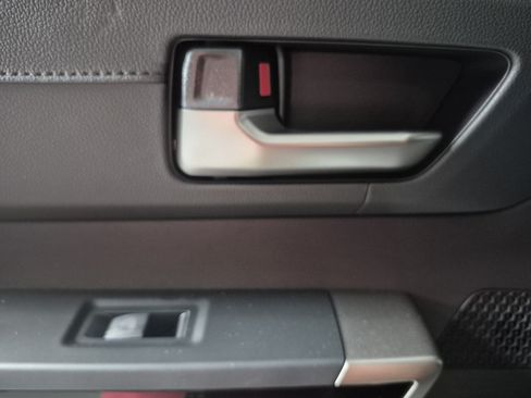New 2026 Toyota Tundra Limited AWD/4WD image 32