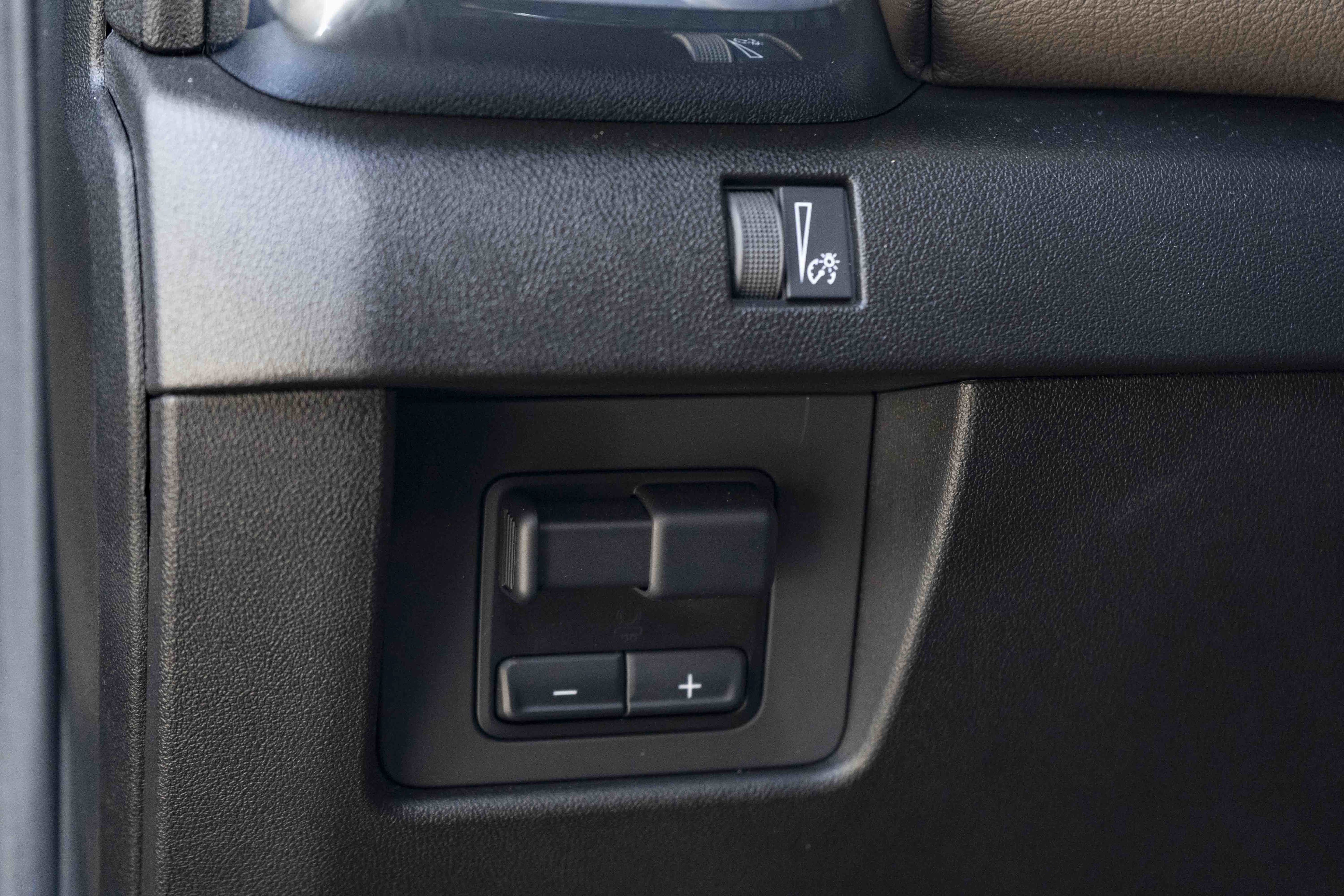 Used 2025 GMC Canyon Denali AWD/4WD image 36