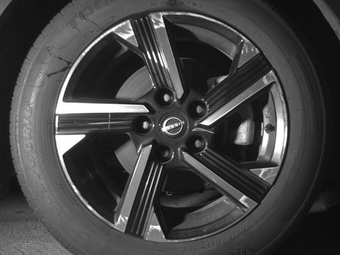 Used 2024 Nissan Sentra SV FWD image 13