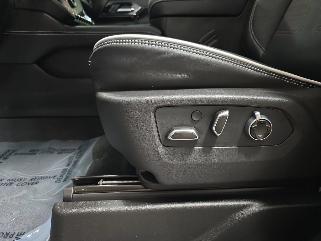 Certified 2026 GMC Yukon AT4 Ultimate AWD/4WD image 33