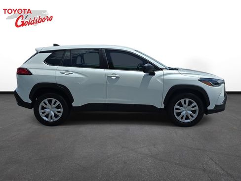 Used 2023 Toyota Corolla Cross L FWD image 4