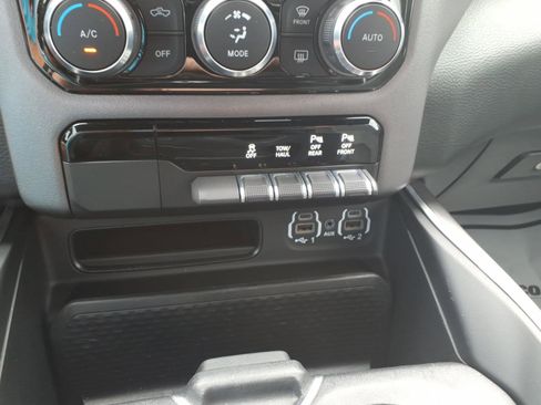 Used 2021 RAM 1500 Big Horn AWD/4WD image 19