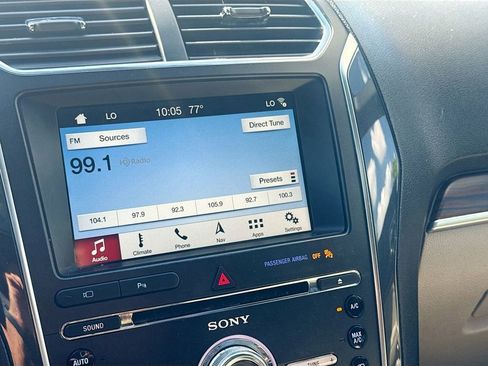 Used 2018 Ford Explorer Limited image 15