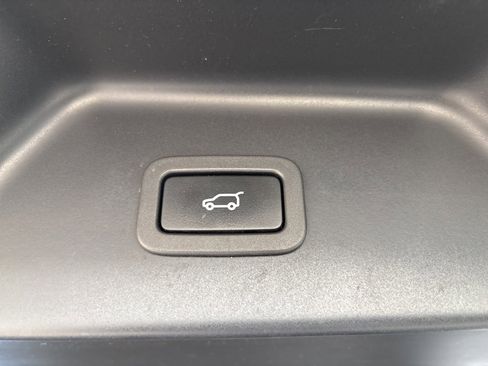 Used 2020 Land Rover Range Rover HSE image 21