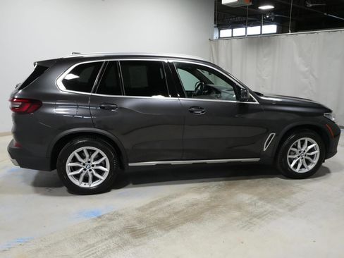 Used 2023 BMW X5 xDrive40i w/ Executive Package AWD/4WD image 18