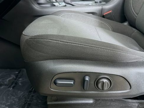 Used 2023 Chevrolet Traverse LT image 20