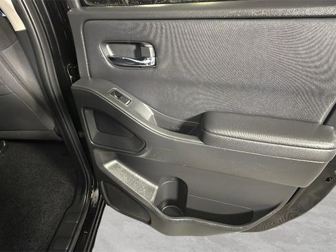 Used 2022 Nissan Frontier SV image 31