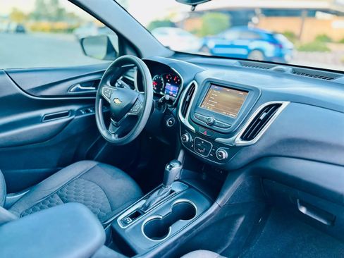 Used 2019 Chevrolet Equinox LT FWD image 11