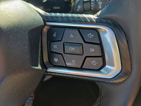 Used 2025 Ford Mustang Convertible RWD image 15