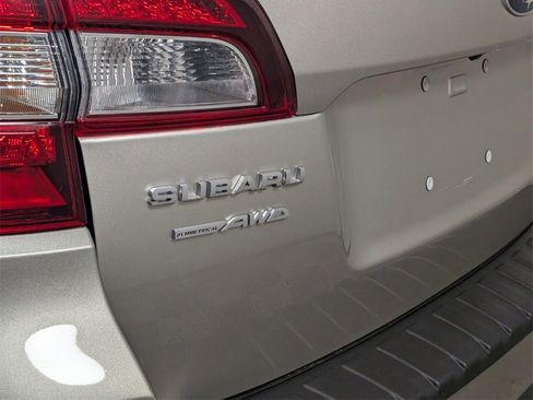 Used 2017 Subaru Outback 2.5i Limited image 10