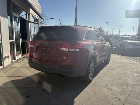 Used 2017 Kia Sorento LX image 9