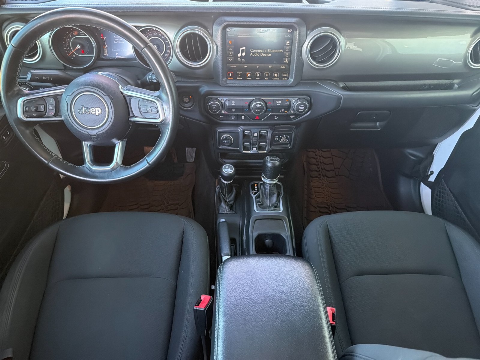 Used 2018 Jeep Wrangler Unlimited Sahara AWD/4WD image 15