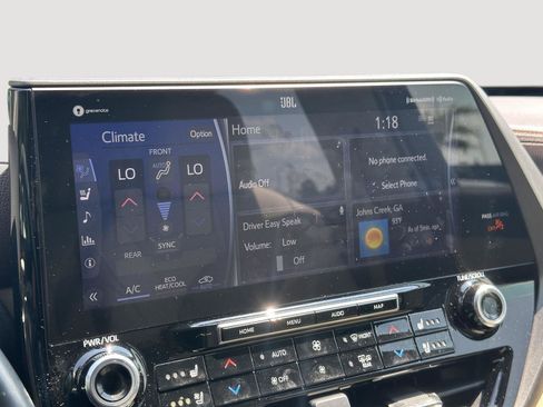 Used 2021 Toyota Highlander Limited FWD image 12