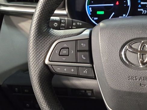 Used 2022 Toyota Sienna Limited FWD image 28