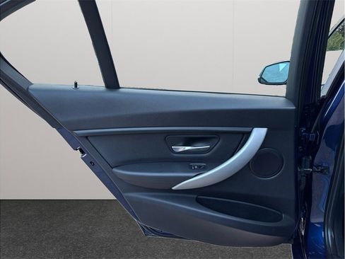Used 2017 BMW 320i xDrive Sedan image 36